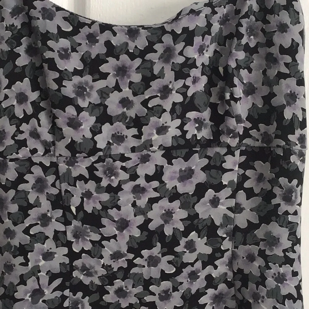 💥💥LABELLE💥💥. FLORAL DRESS - Picture 3 of 4